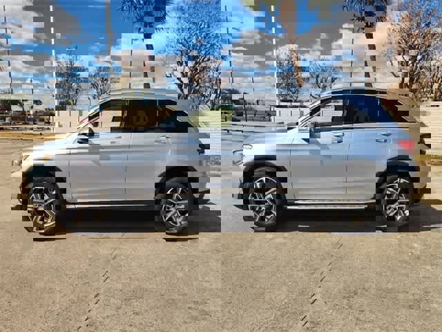 Used 2016 Mercedes-Benz GLC 300 image 3