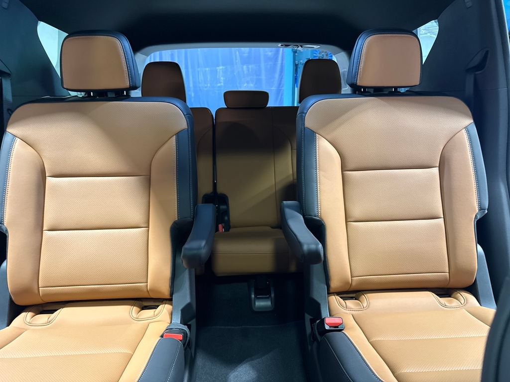 New 2027 Chevrolet Traverse Z71 w/ Driver Confidence Package AWD/4WD image 40