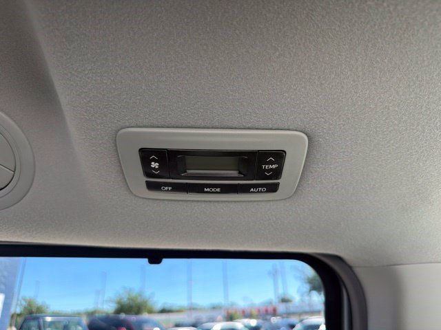 Used 2012 Toyota Sienna XLE w/ Entertainment Pkg FWD image 29