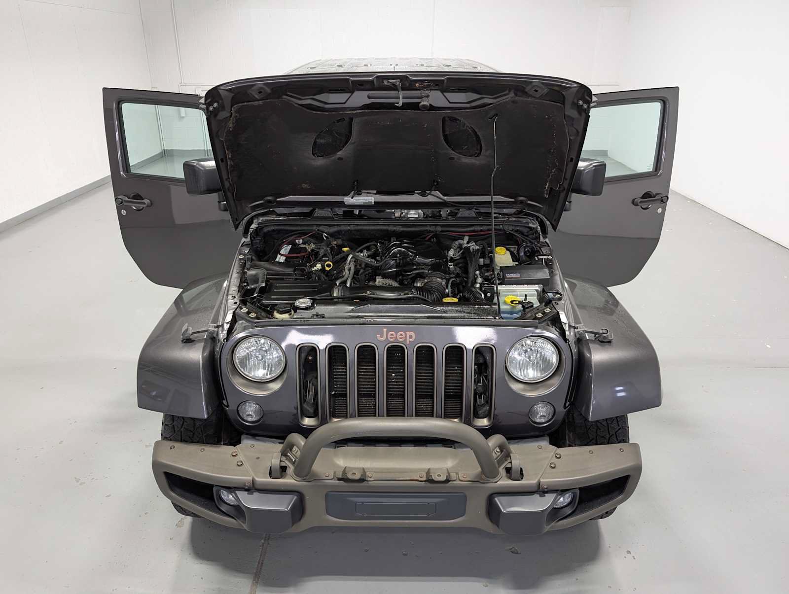 Used 2016 Jeep Wrangler Unlimited Sahara AWD/4WD image 12