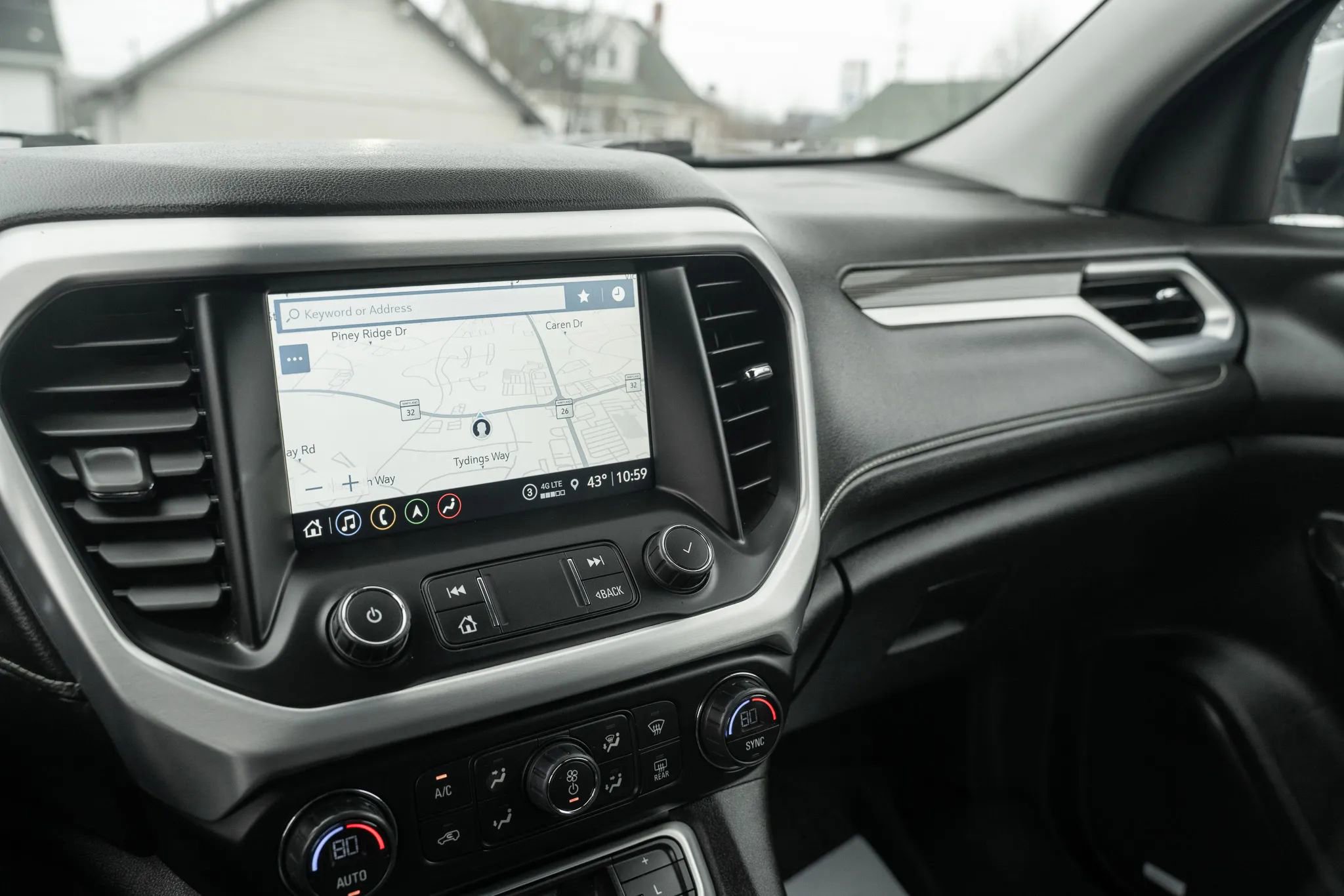 Used 2022 GMC Acadia SLT w/ LPO, Floor Liner Package image 23