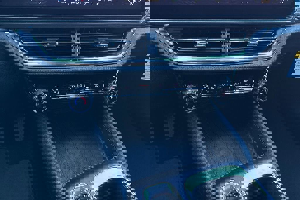 New 2026 Chevrolet Equinox EV LT image 21