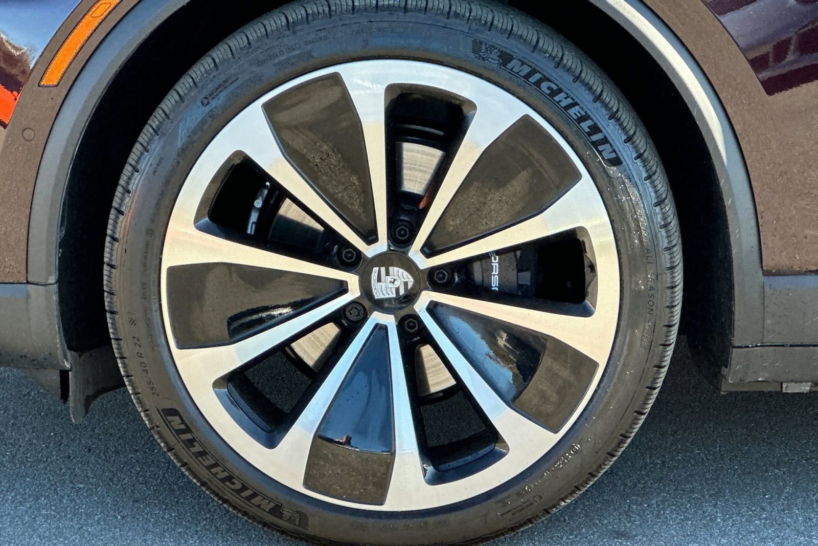 Certified 2025 Porsche Macan 4 Electric image 46