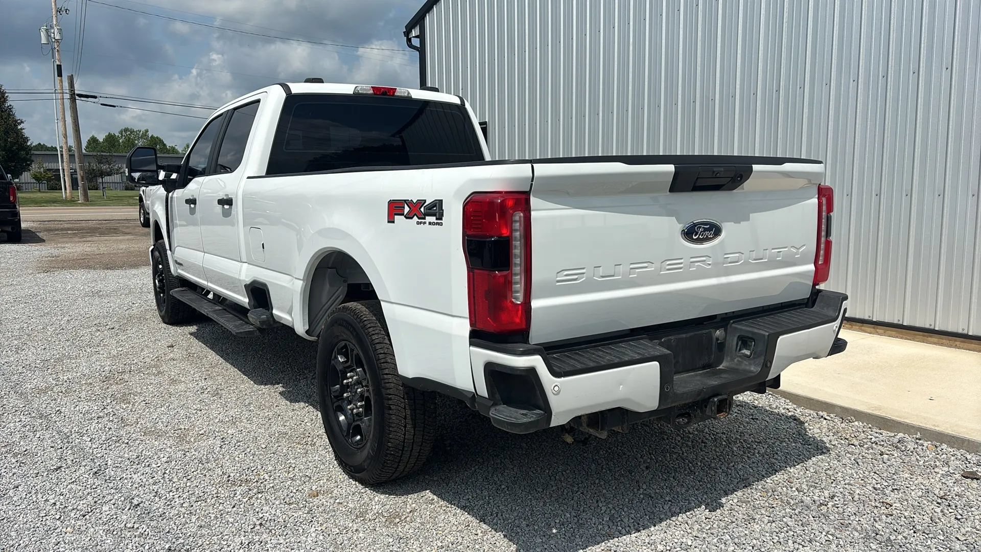 Used 2024 Ford F250 XL w/ STX Appearance Package AWD/4WD image 3