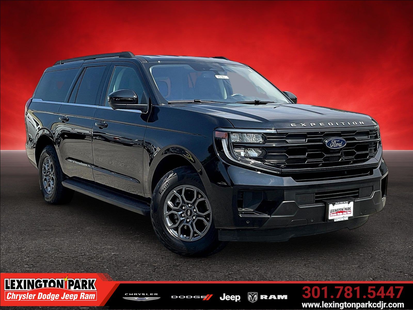 Used 2025 Ford Expedition Max Active AWD/4WD image 1