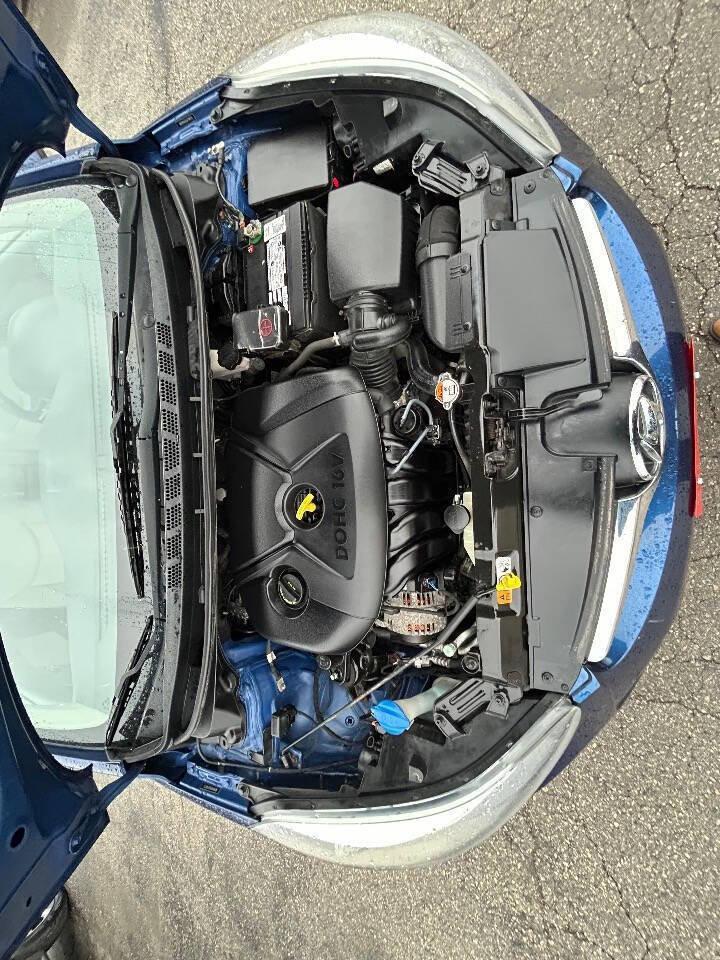 Used 2016 Hyundai Elantra SE image 15