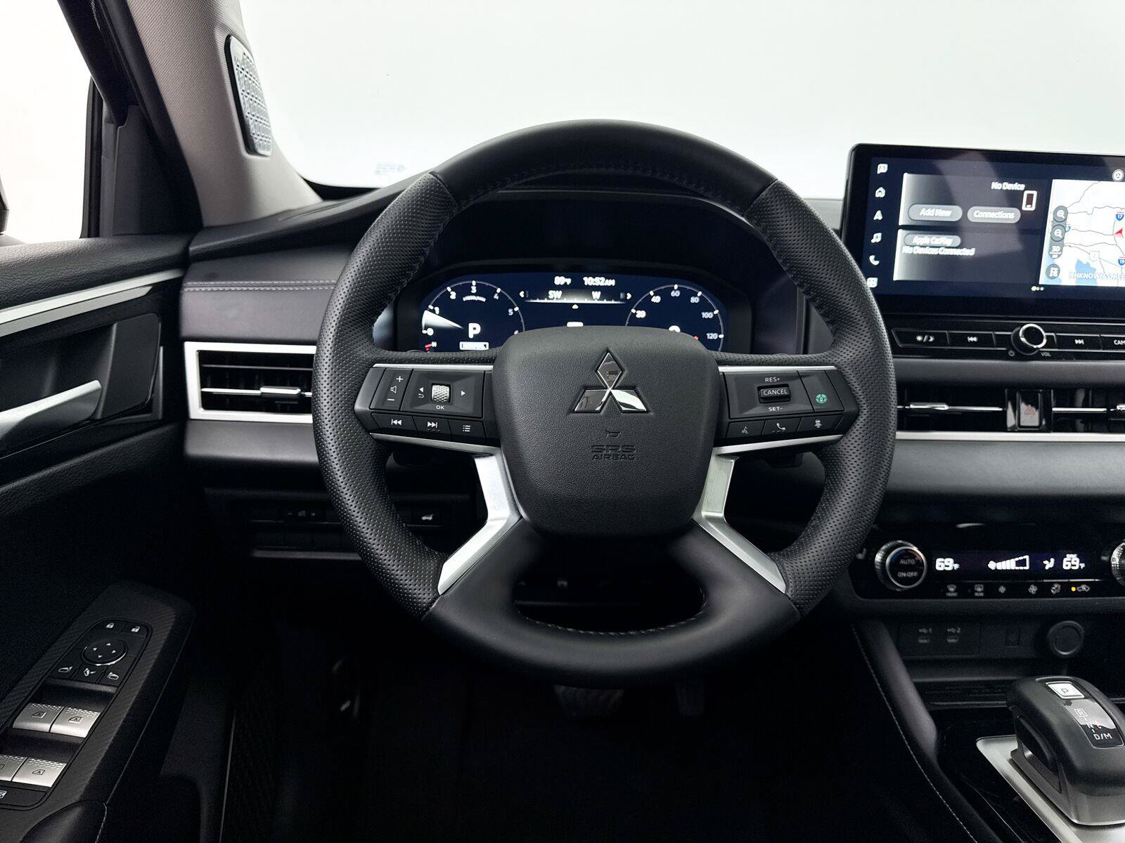 Used 2025 Mitsubishi Outlander SE FWD image 37