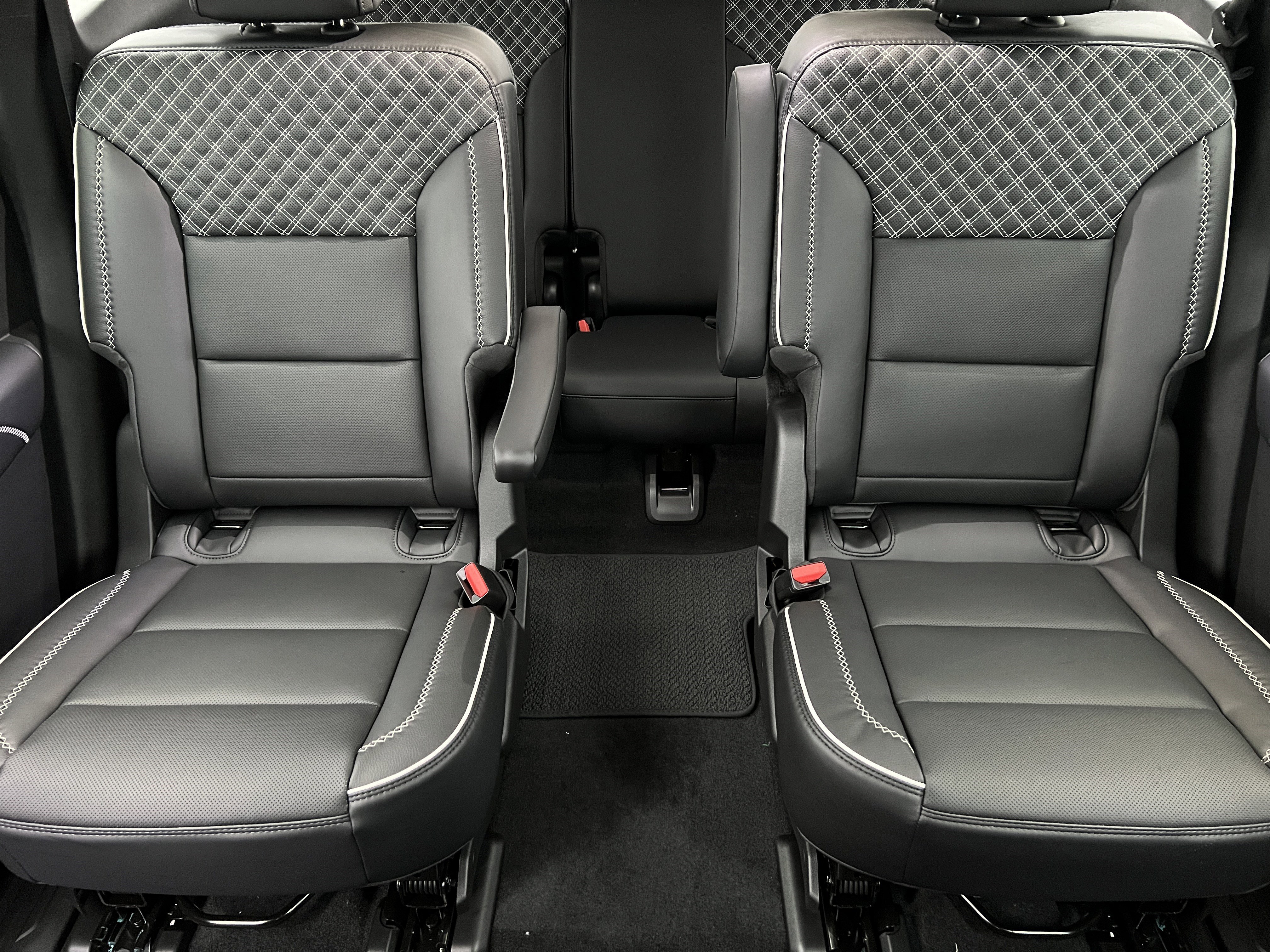 New 2026 GMC Acadia Denali w/ Super Cruise Package image 17