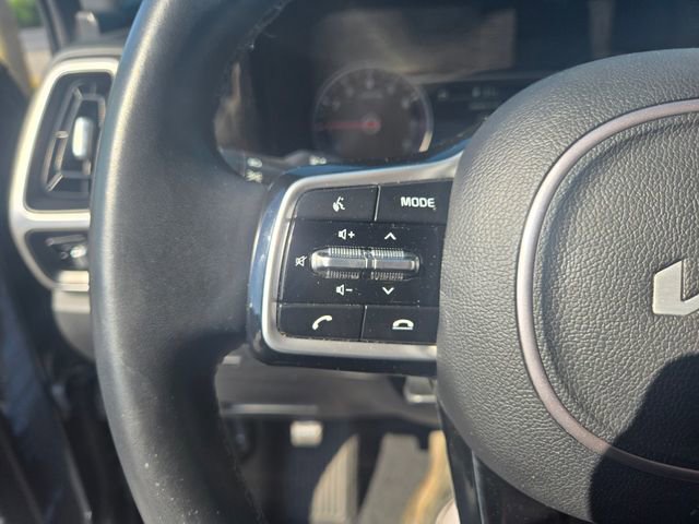 Used 2022 Kia Sorento S w/ Panoramic Sunroof Package AWD/4WD image 15