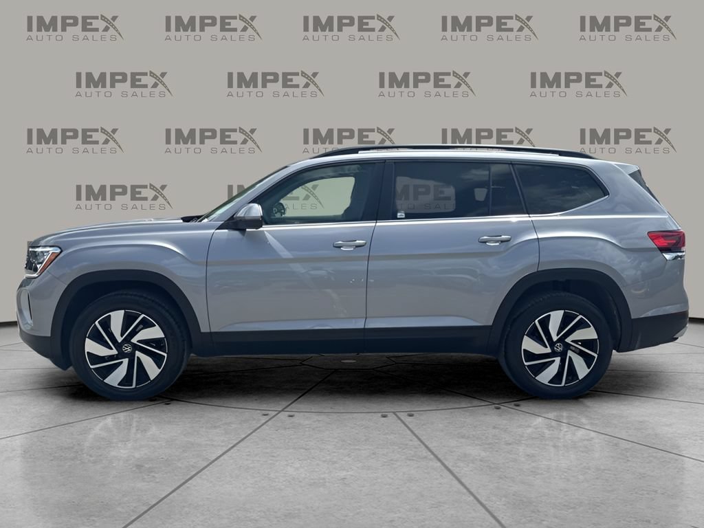 Used 2026 Volkswagen Atlas SE FWD image 2