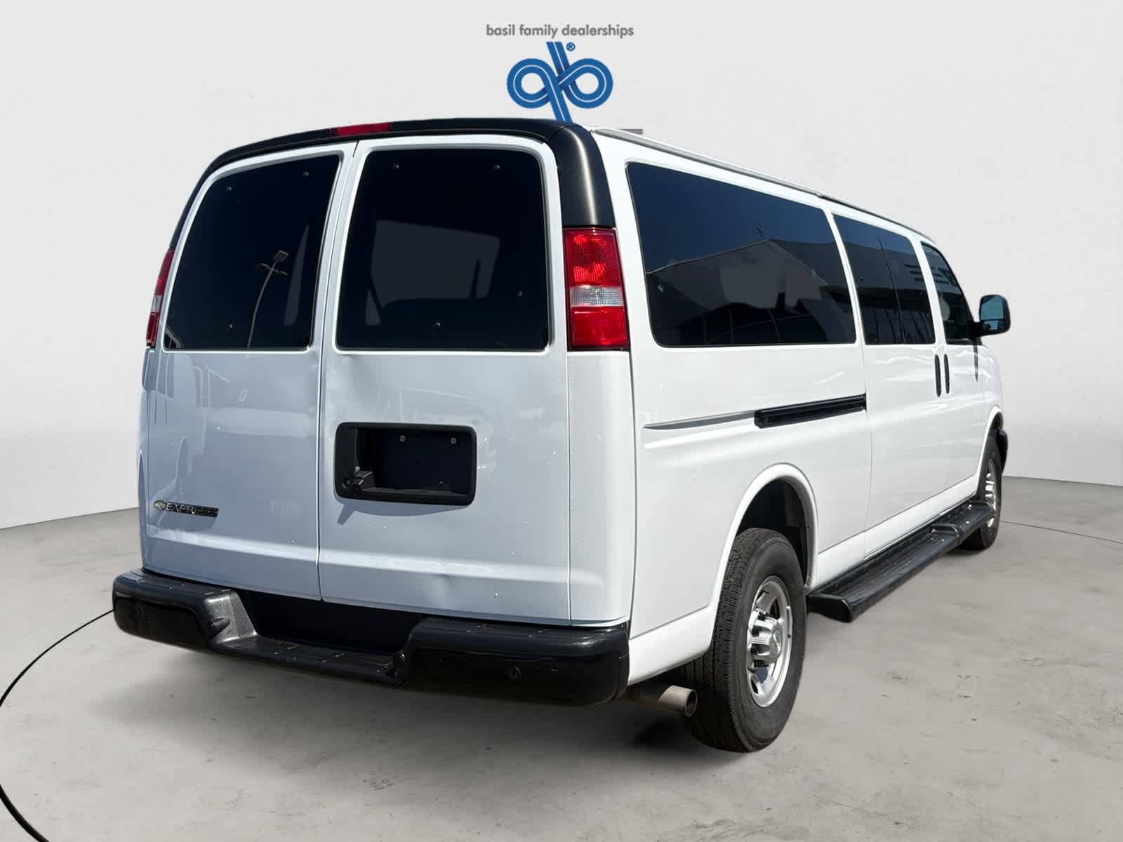 Used 2023 Chevrolet Express 3500 LS RWD image 5