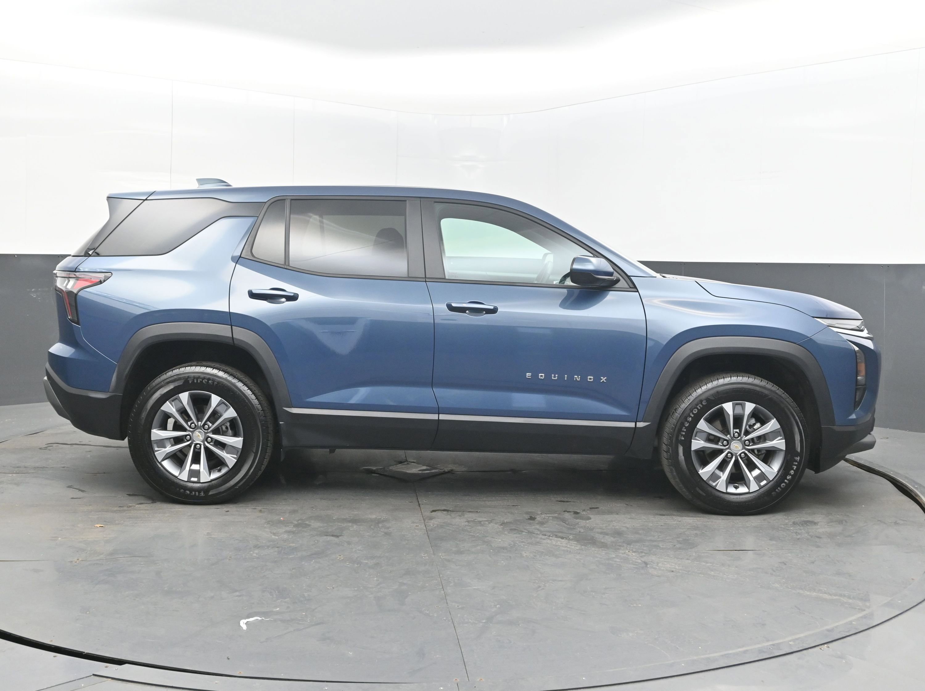 Used 2025 Chevrolet Equinox LT FWD image 10
