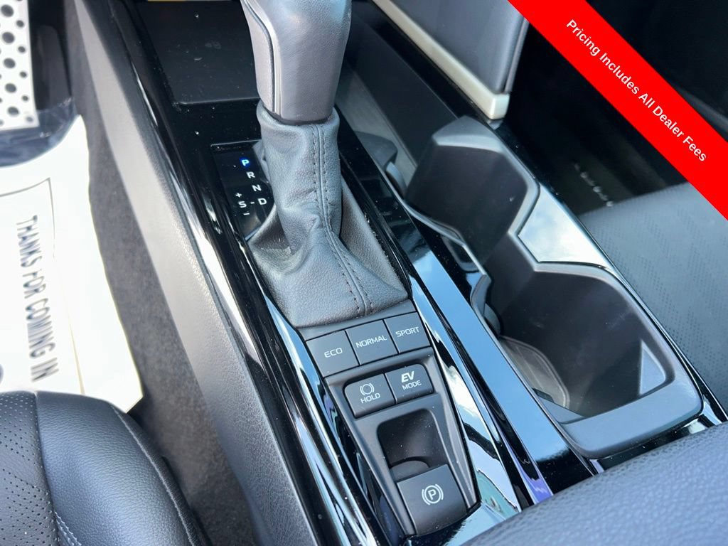 Used 2025 Toyota Camry XSE FWD image 12