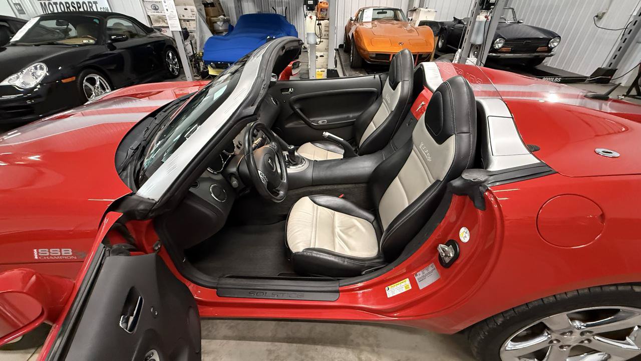 Used 2008 Pontiac Solstice Convertible w/ Premium Package RWD image 17