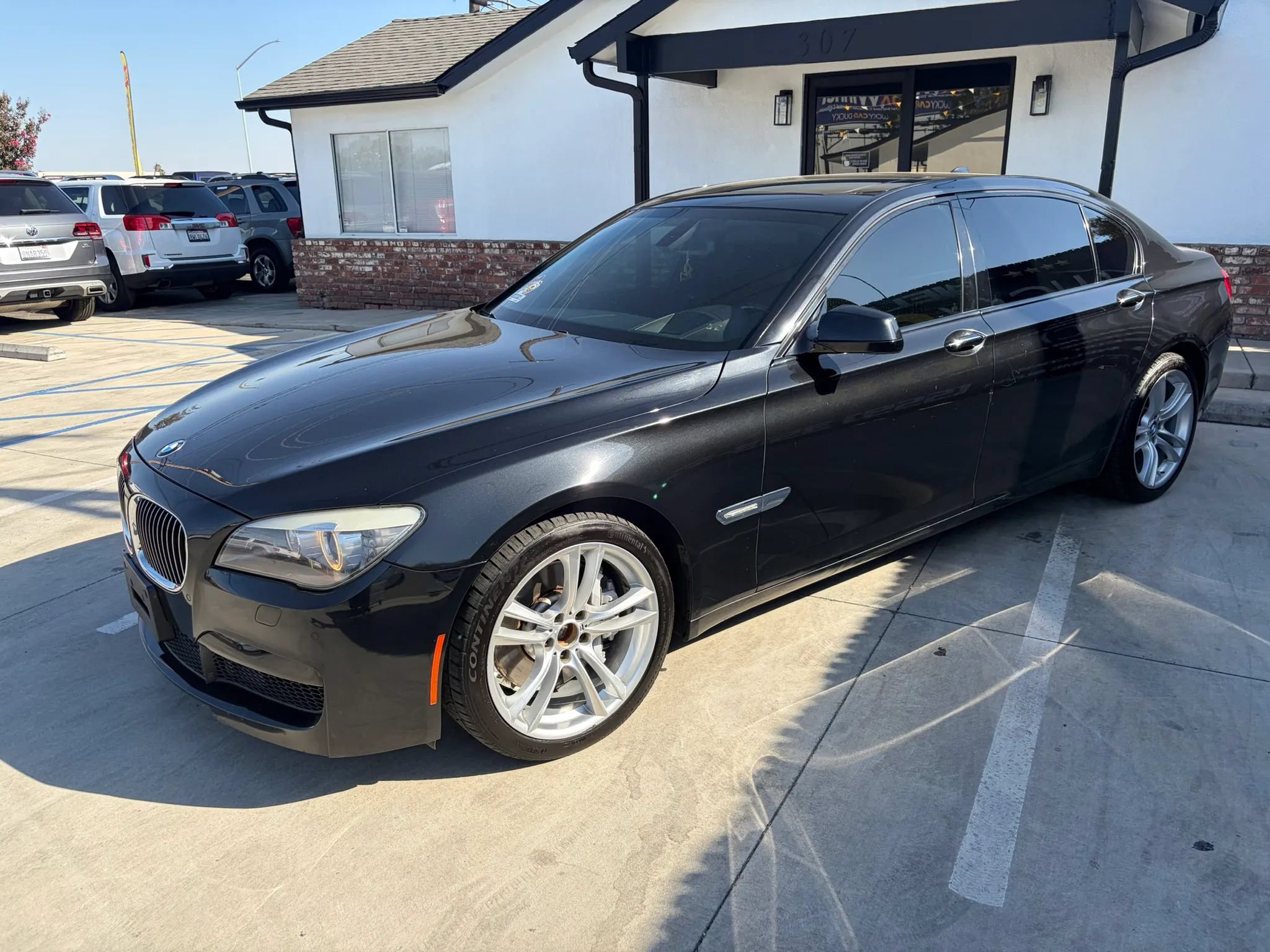 Used 2011 BMW 750Li RWD image 2