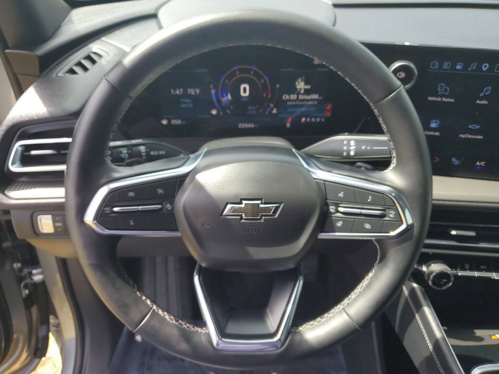 Used 2025 Chevrolet Traverse LT w/ Midnight/Sport Edition image 30