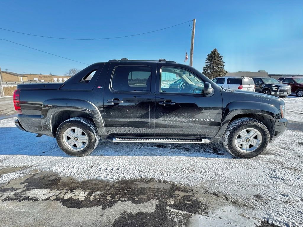 Used 2012 Chevrolet Avalanche LT image 32