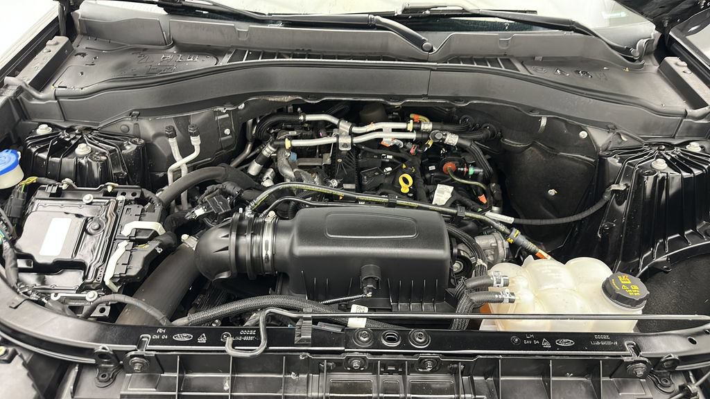 Used 2021 Ford Explorer XLT w/ Equipment Group 202A AWD/4WD image 21