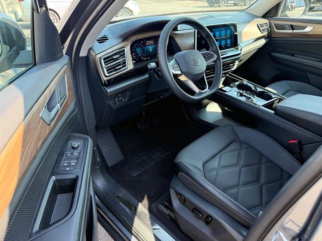 Used 2024 Volkswagen Atlas SE image 9