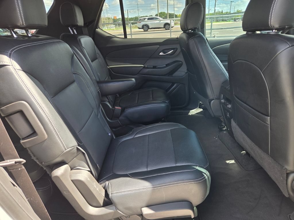 Used 2023 Chevrolet Traverse LT FWD image 15