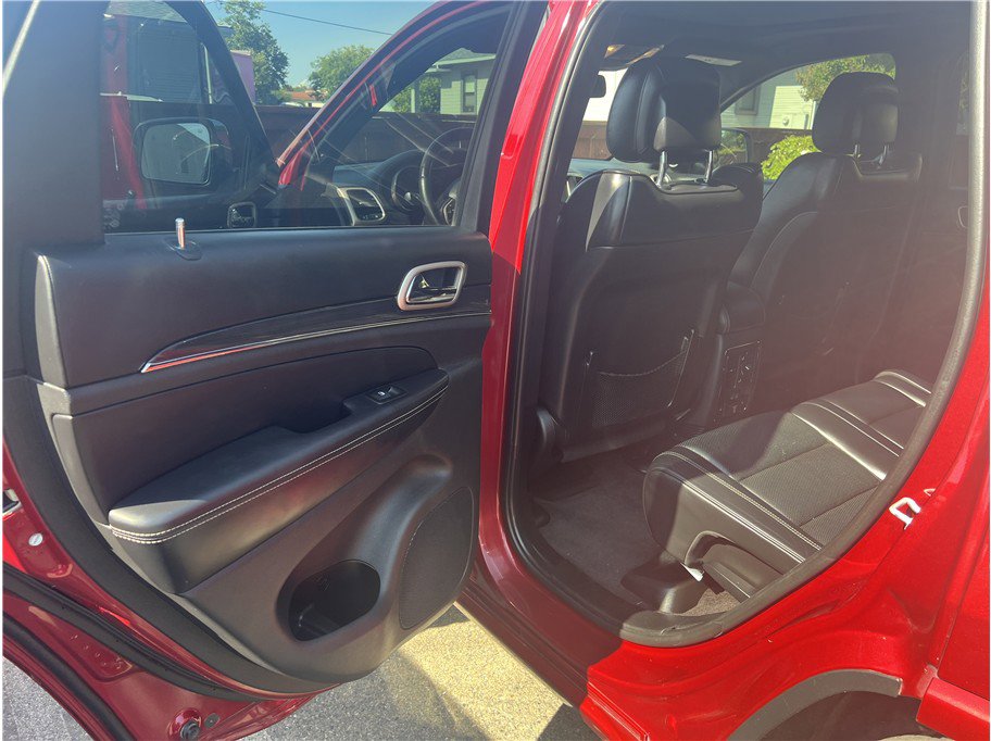 Used 2015 Jeep Grand Cherokee Overland w/ Advanced Technology Group image 9