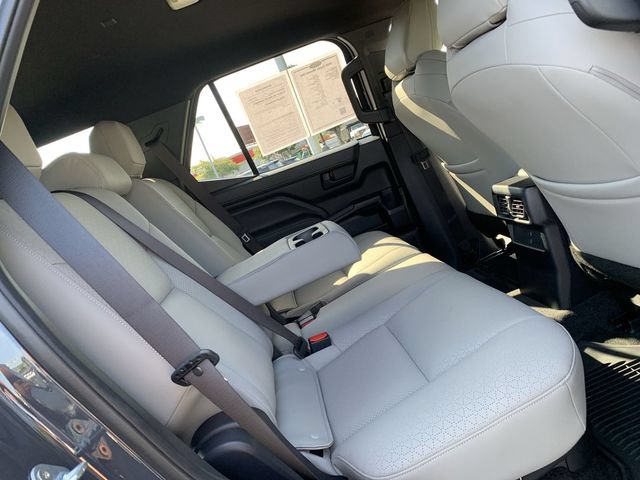 Used 2025 Toyota 4Runner SR5 AWD/4WD image 12