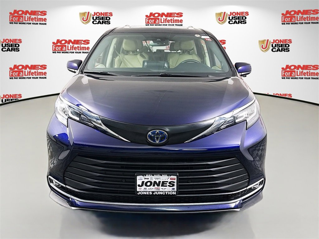 Certified 2023 Toyota Sienna XLE image 15