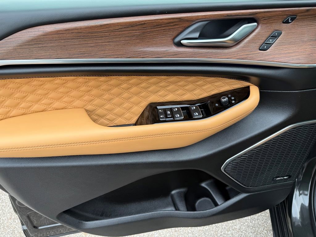 Used 2024 Jeep Grand Cherokee L Summit image 12