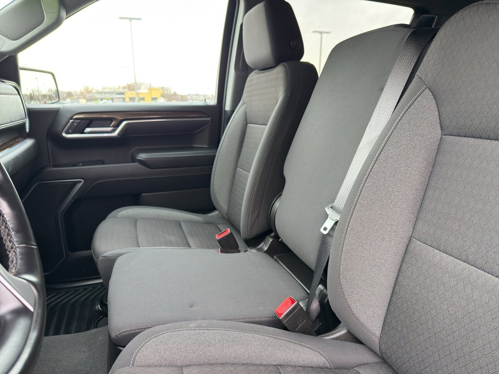 Used 2025 Chevrolet Silverado 1500 LT AWD/4WD image 18