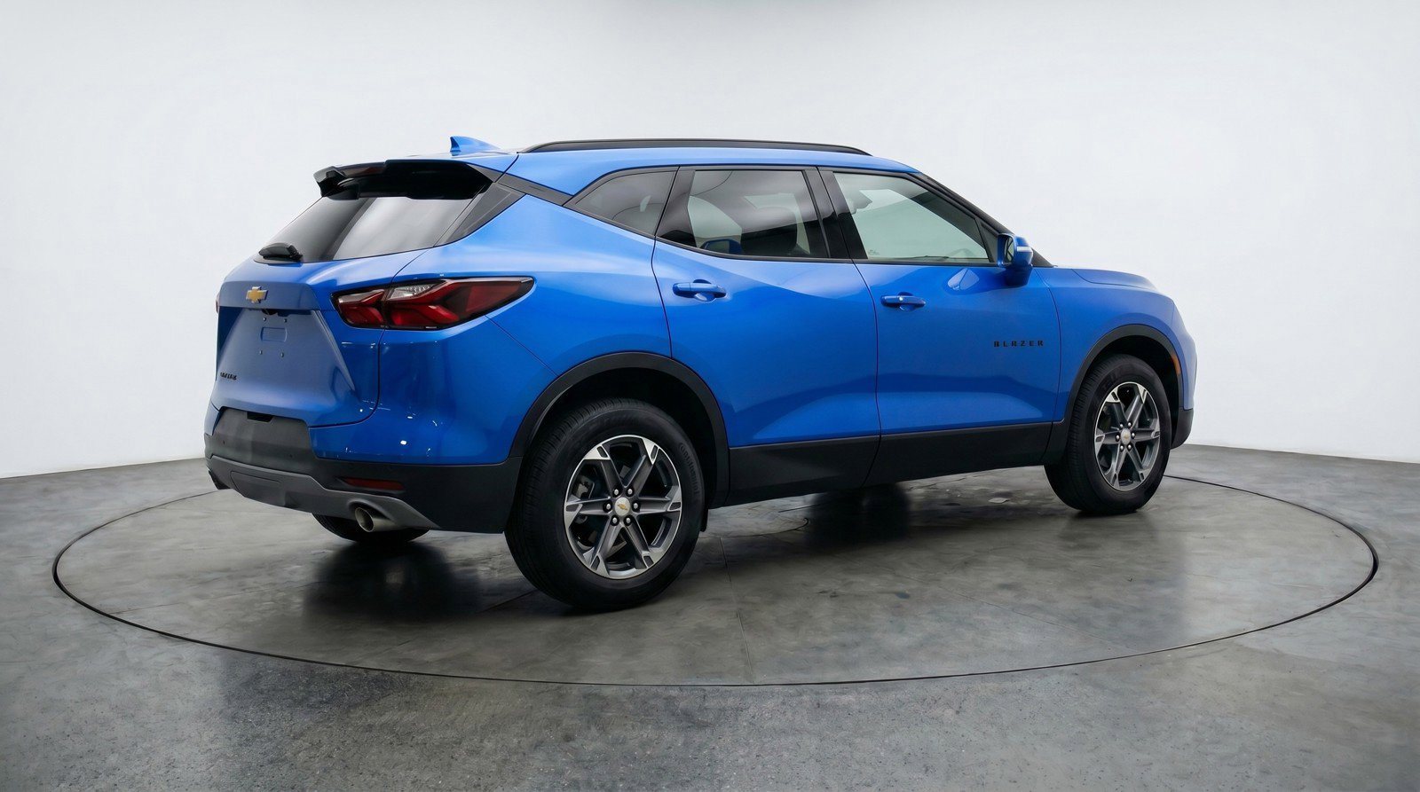 Used 2025 Chevrolet Blazer LT FWD image 9