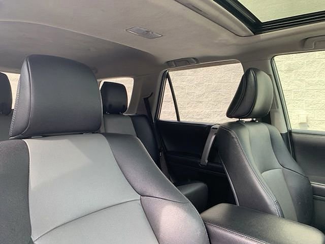 Used 2018 Toyota 4Runner SR5 Premium image 43