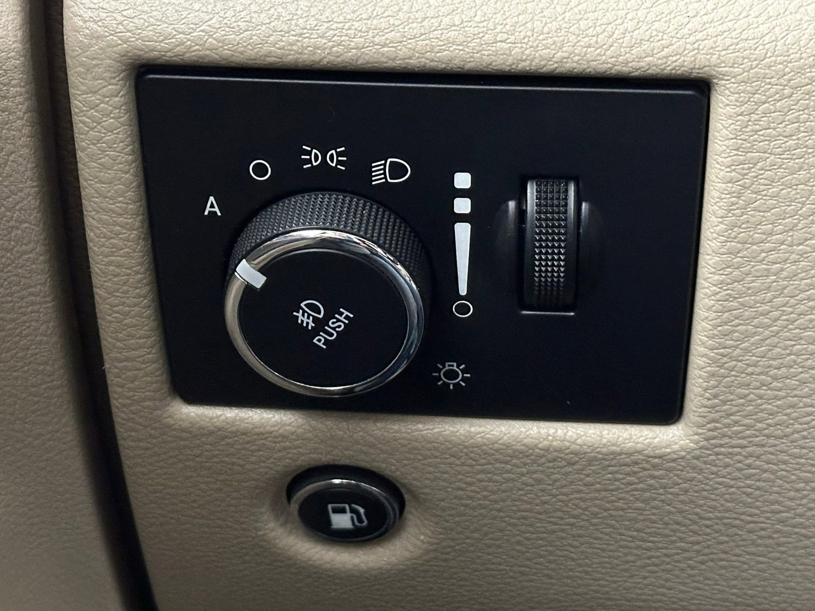 Used 2021 Jeep Grand Cherokee Limited w/ Premium Lighting Group image 33