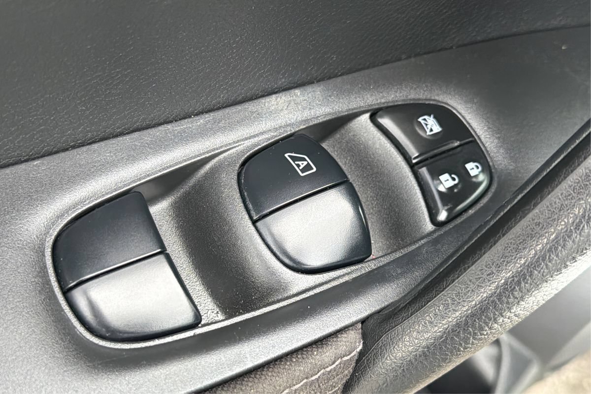 Used 2019 Nissan Rogue Sport S FWD image 31