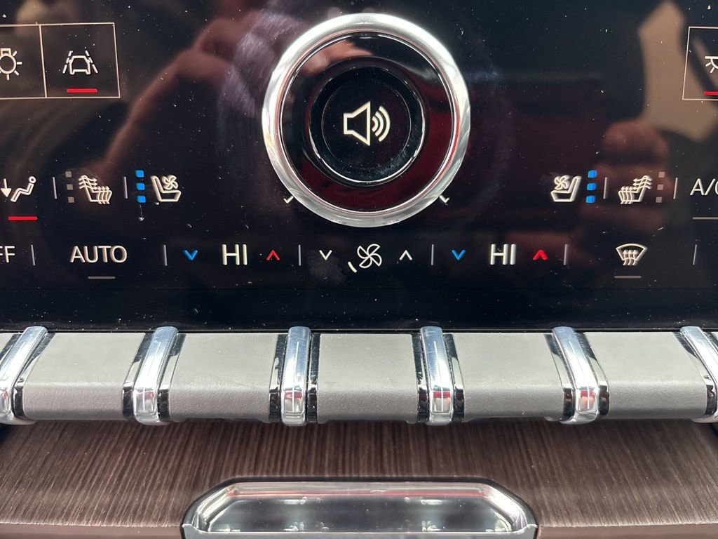 Used 2025 GMC Acadia Denali image 48