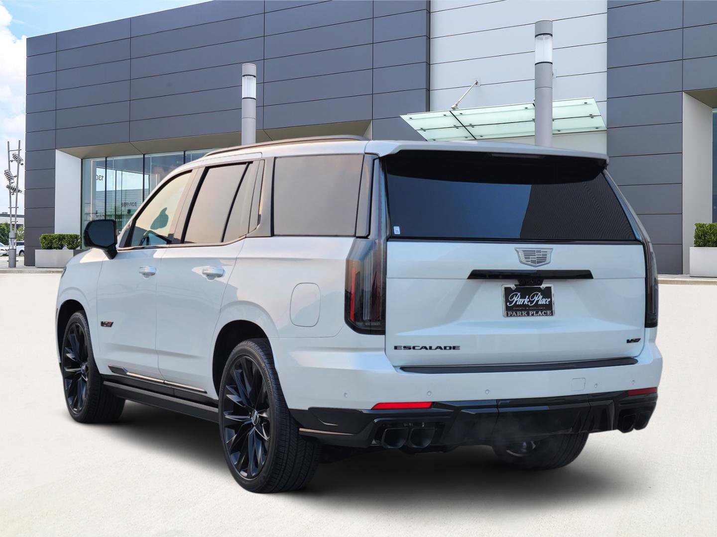 Used 2025 Cadillac Escalade V w/ LPO, ONYX Package image 4