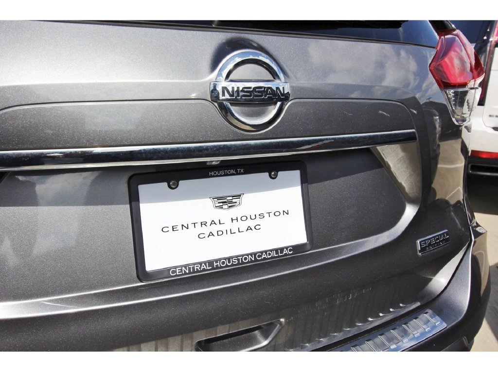 Used 2020 Nissan Rogue S w/ Special Edition Package FWD image 29