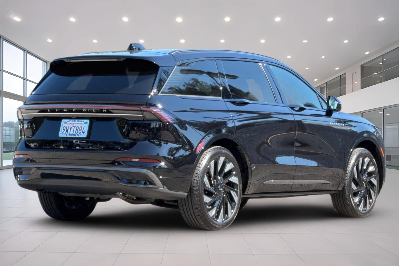 Used 2026 Lincoln Nautilus Reserve AWD/4WD image 4