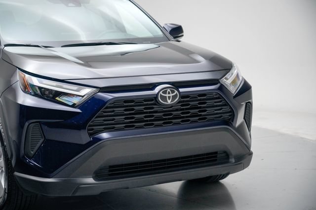 Used 2025 Toyota RAV4 XLE AWD/4WD image 14