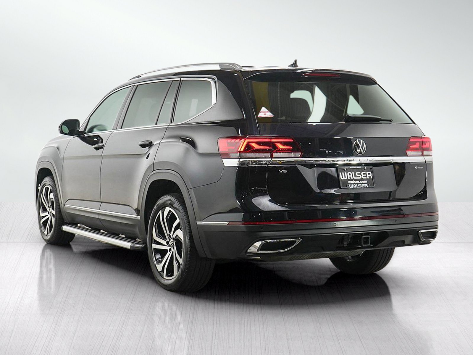 Used 2023 Volkswagen Atlas SEL AWD/4WD image 3