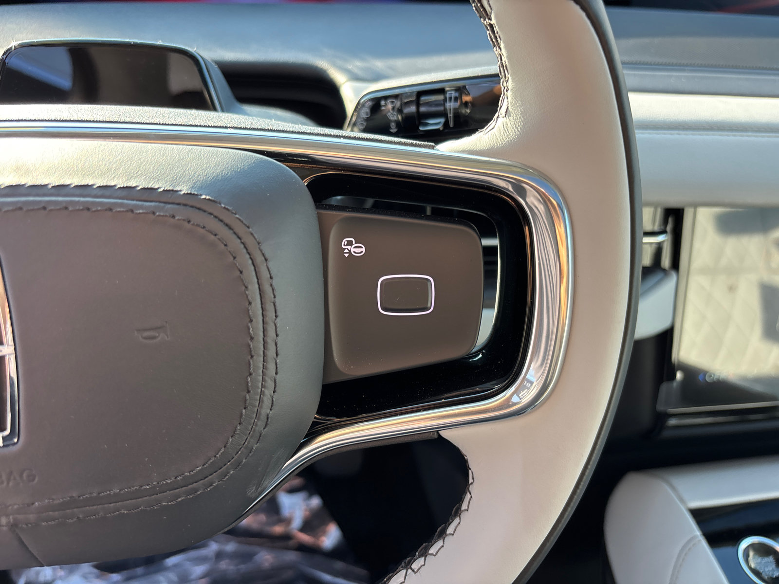 New 2027 Lincoln Navigator L Black Label w/ Black Label Special Edition AWD/4WD image 17