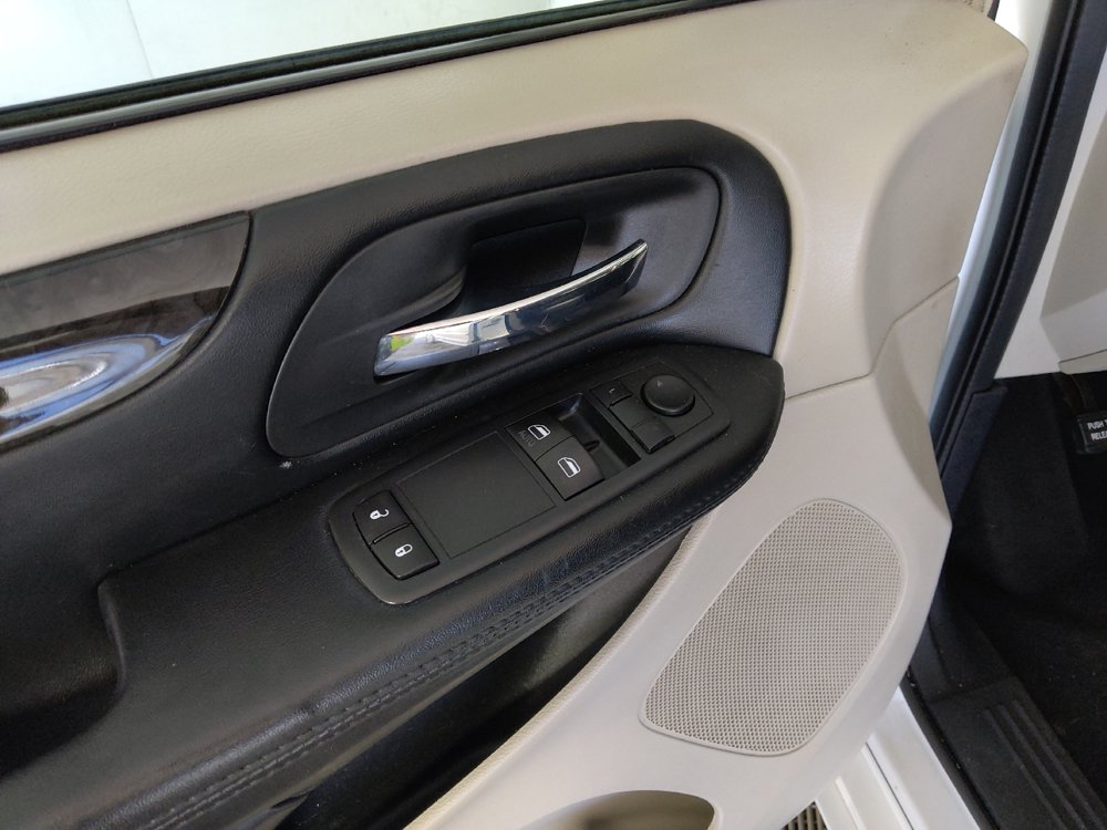 Used 2017 Dodge Grand Caravan SE FWD image 27