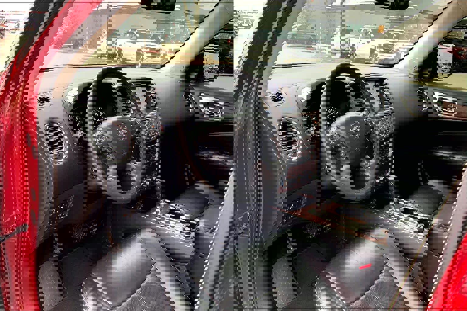 Used 2018 Nissan Pathfinder Platinum image 15