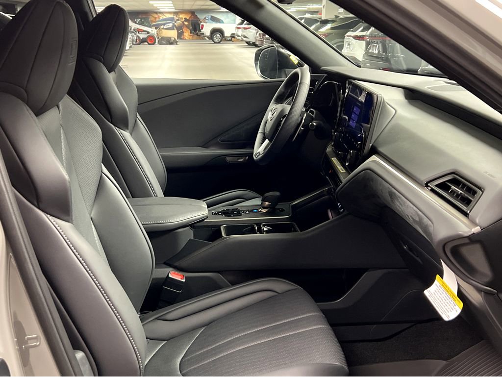 New 2026 Lexus TX 500h AWD image 27