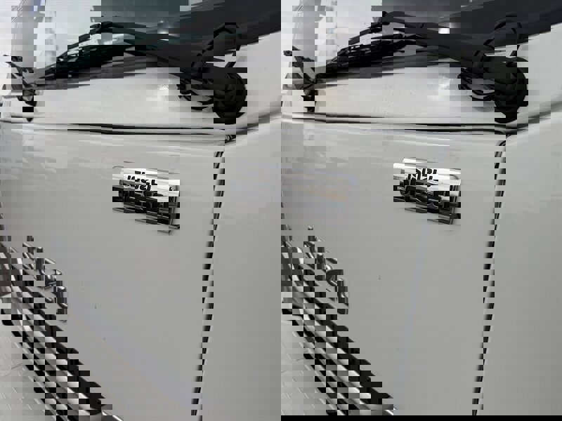 Used 2023 Isuzu NPR image 20