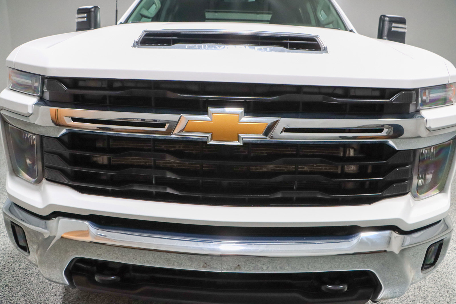 Used 2024 Chevrolet Silverado 3500 LT w/ Convenience Package image 5