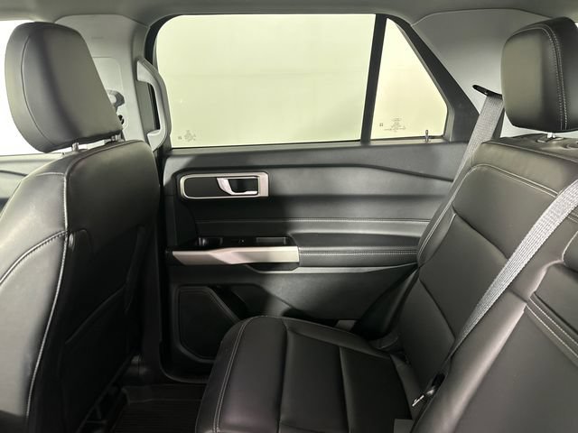 Used 2022 Ford Explorer XLT w/ Equipment Group 202A AWD/4WD image 15