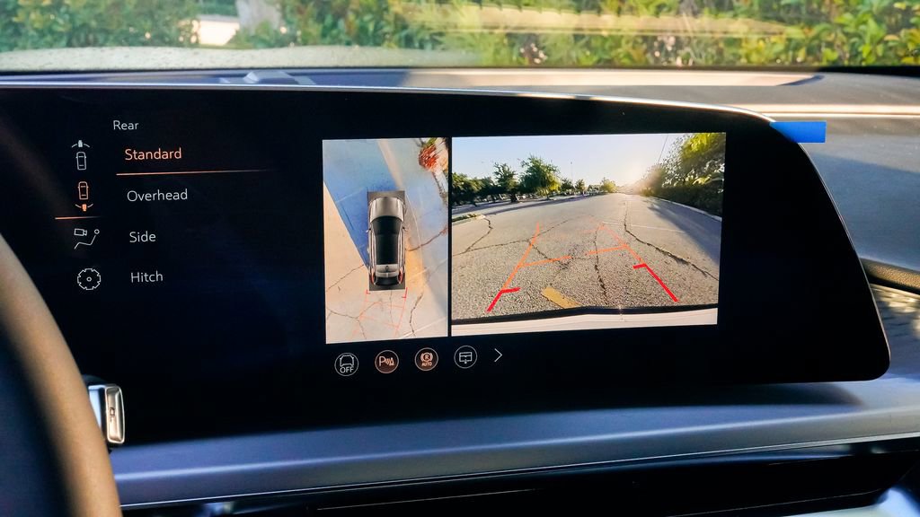 New 2026 Cadillac Lyriq Sport RWD image 23