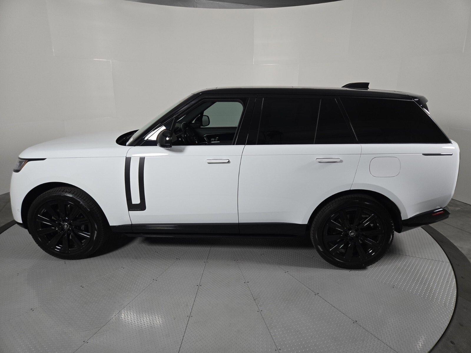 New 2025 Land Rover Range Rover Autobiography image 5