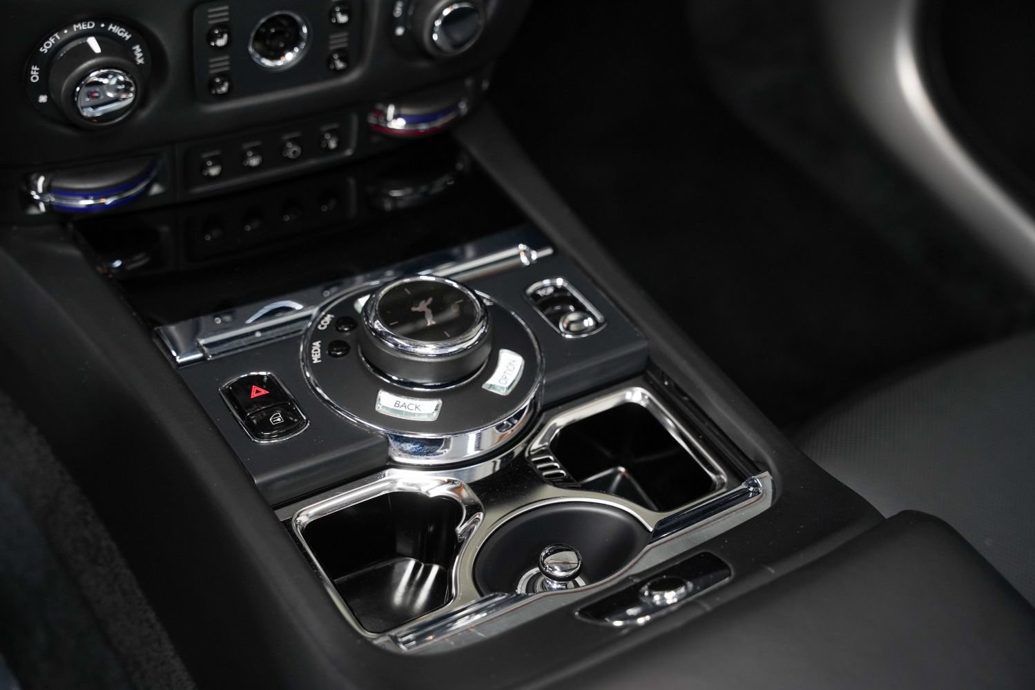 Used 2019 Rolls-Royce Dawn RWD image 41