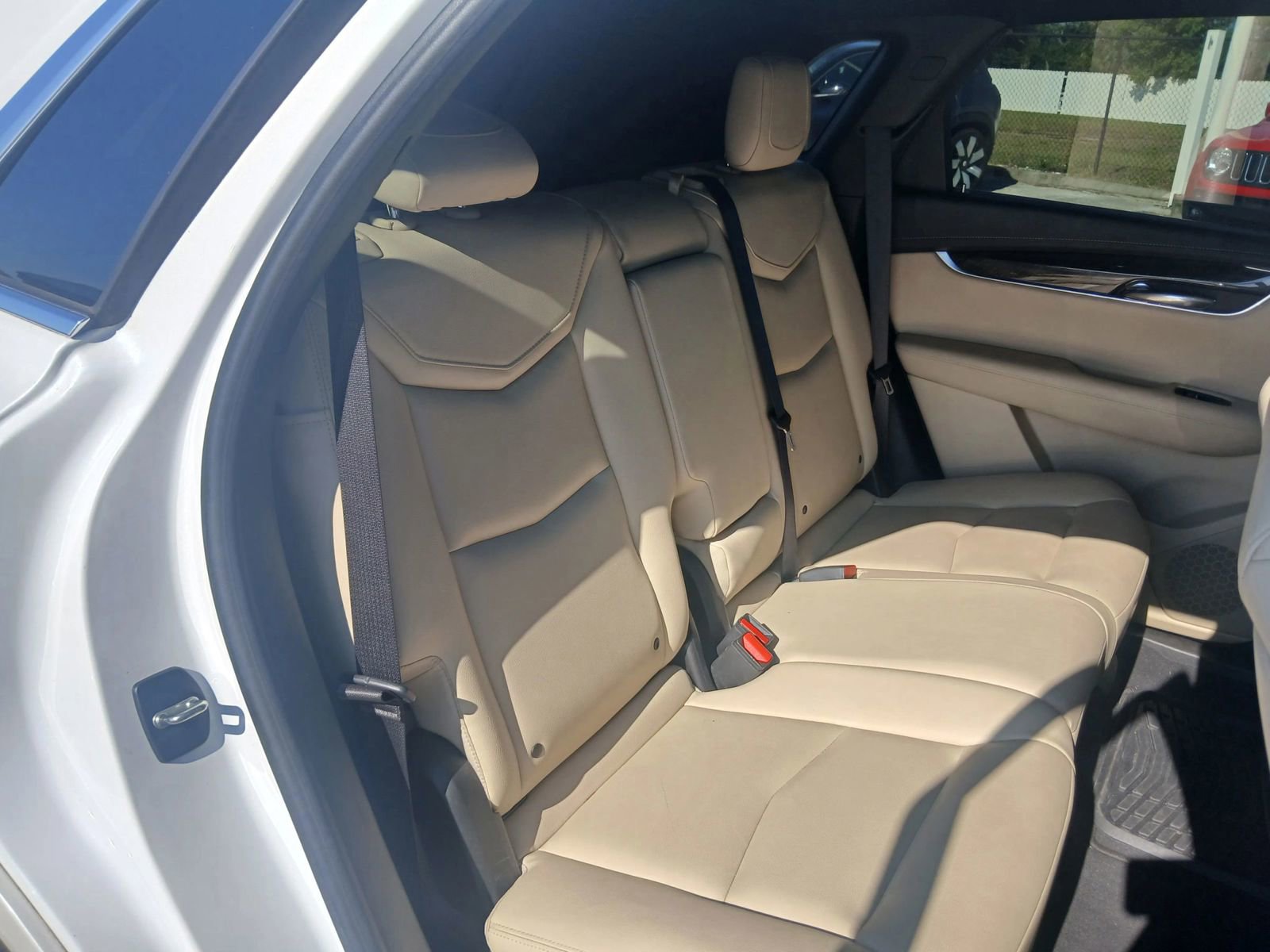 Used 2017 Cadillac XT5 FWD w/ LPO, Wheel Lock Package image 15